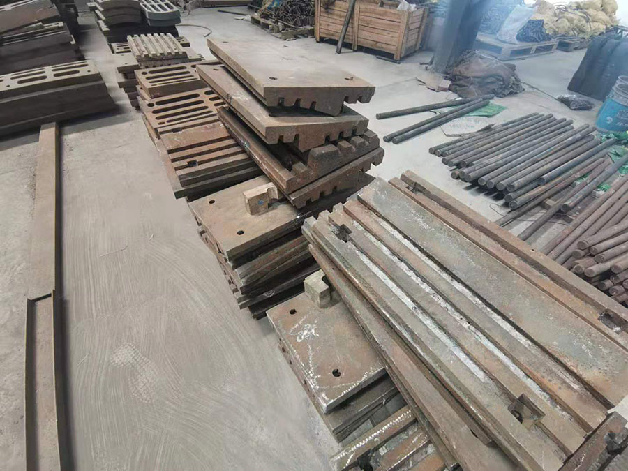 破碎機(jī)高鉻合金反擊板 破碎機(jī)高鉻合金反擊板